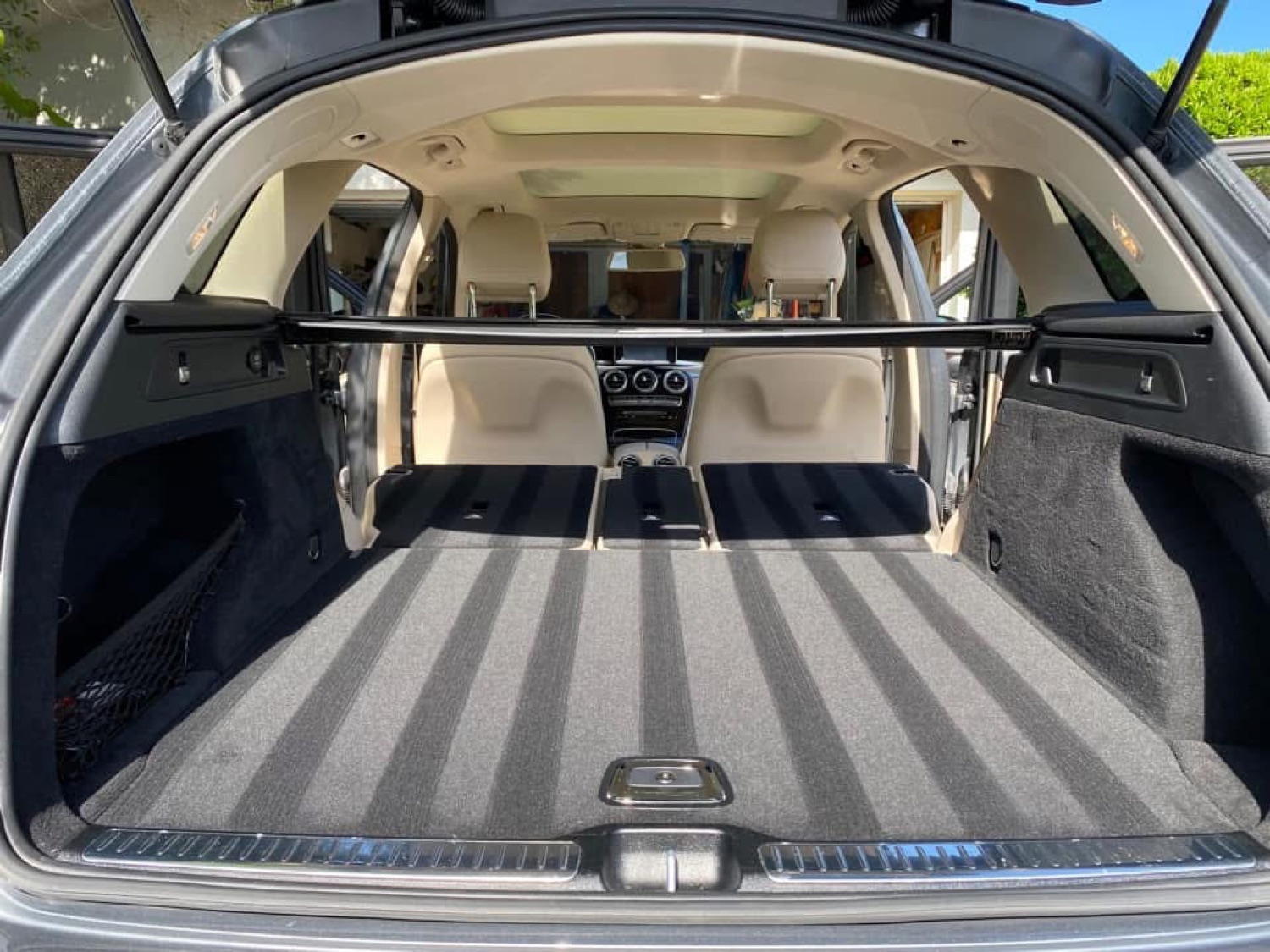 Cargo and trunk detail